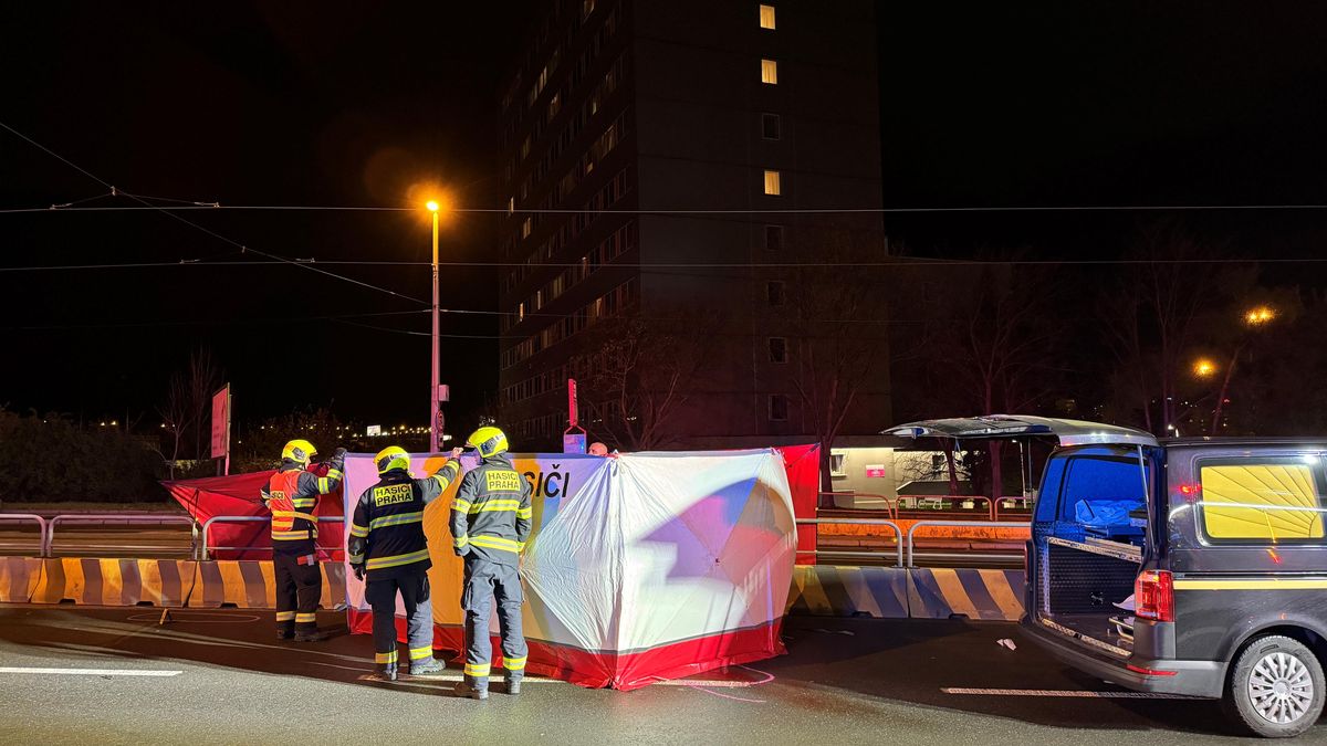 Důchodce srazilo v Praze auto. Nehodu nepřežil